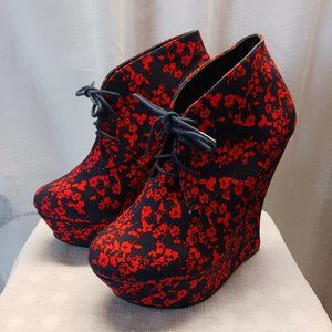 Shoe Dazzle Madison Lila Floral Wedges Size 7